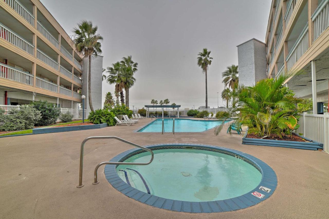 Updated Front Beach Condo With Resort Amenities! Корпус-Кристи Экстерьер фото