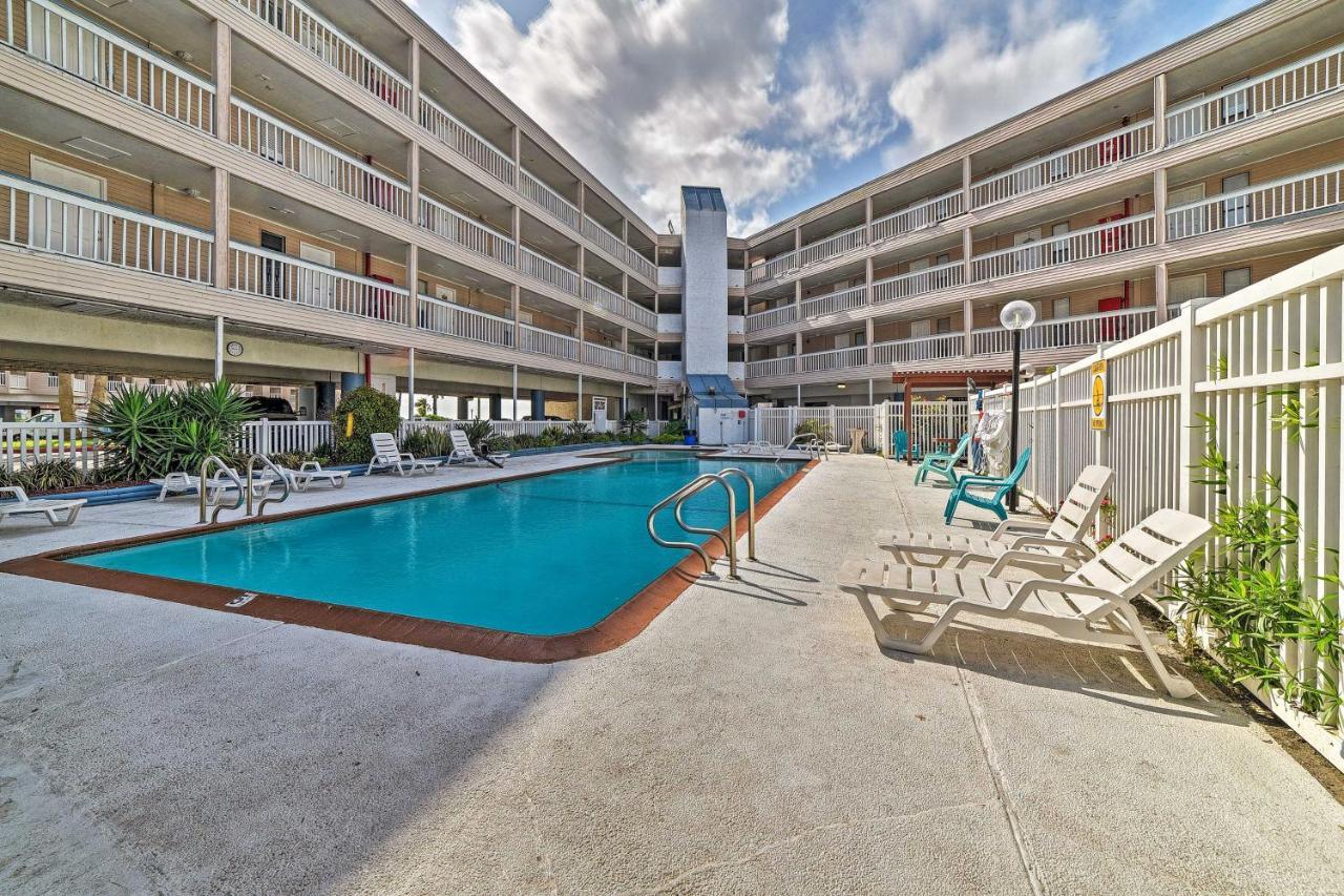 Updated Front Beach Condo With Resort Amenities! Корпус-Кристи Экстерьер фото