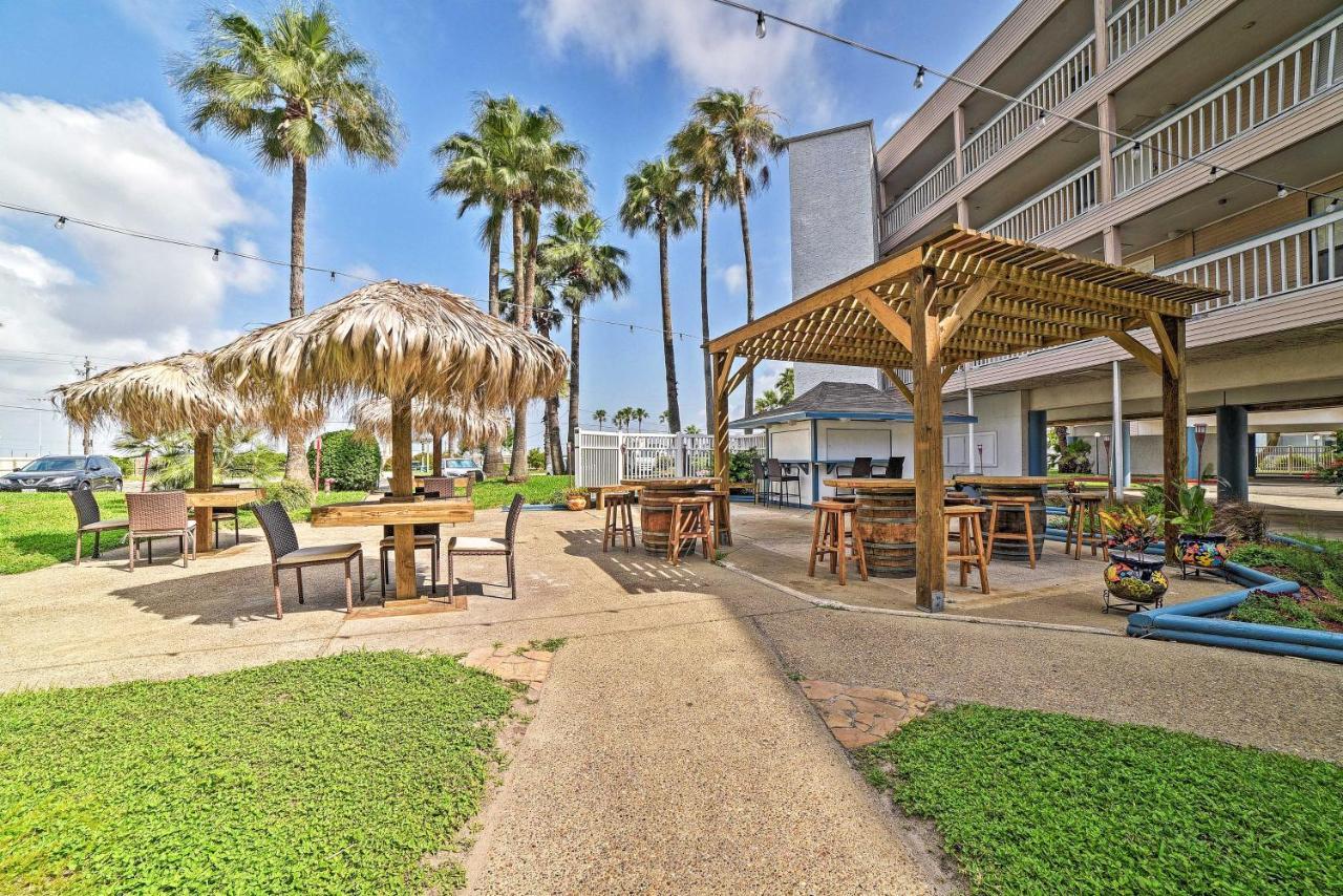 Updated Front Beach Condo With Resort Amenities! Корпус-Кристи Экстерьер фото