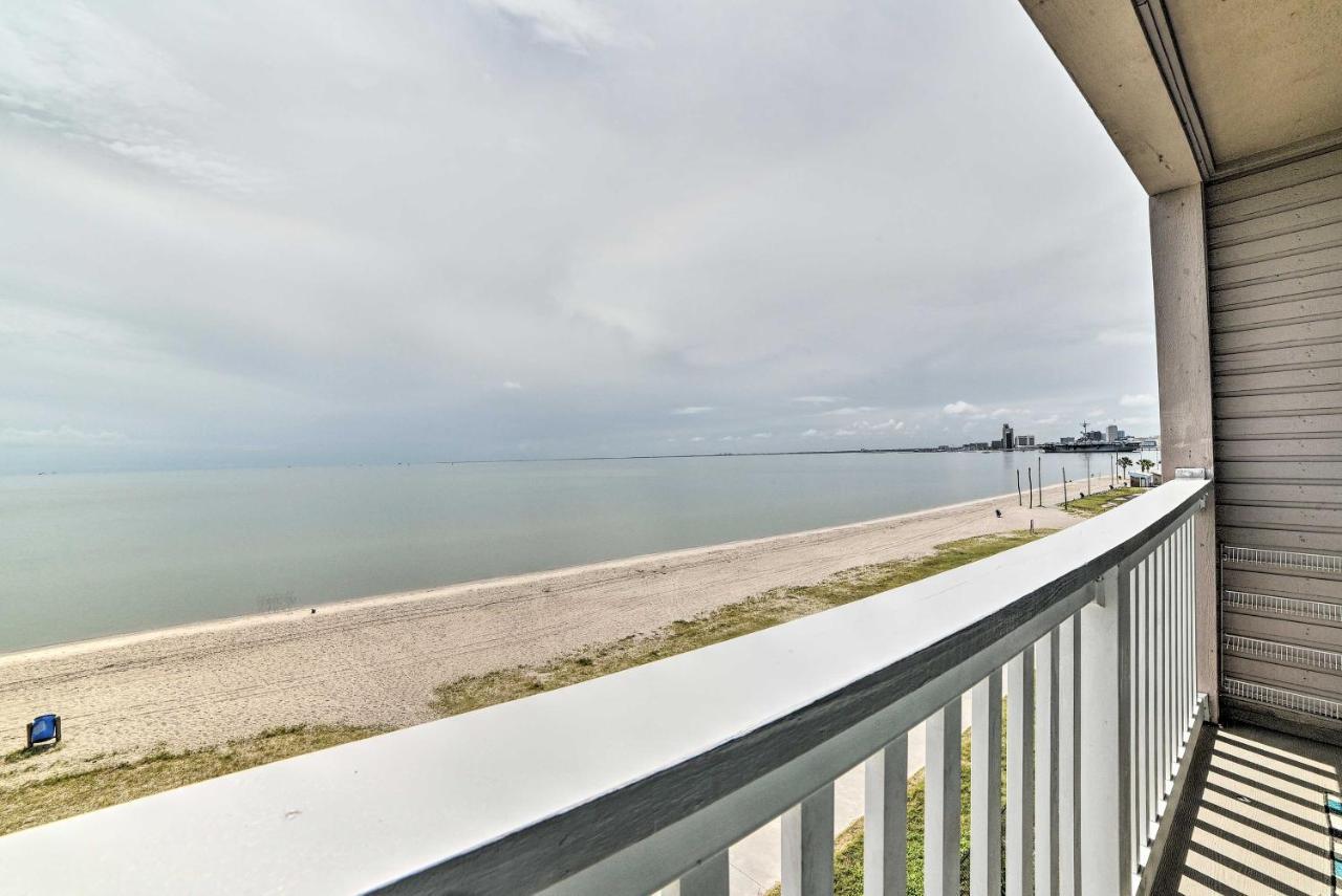 Updated Front Beach Condo With Resort Amenities! Корпус-Кристи Экстерьер фото