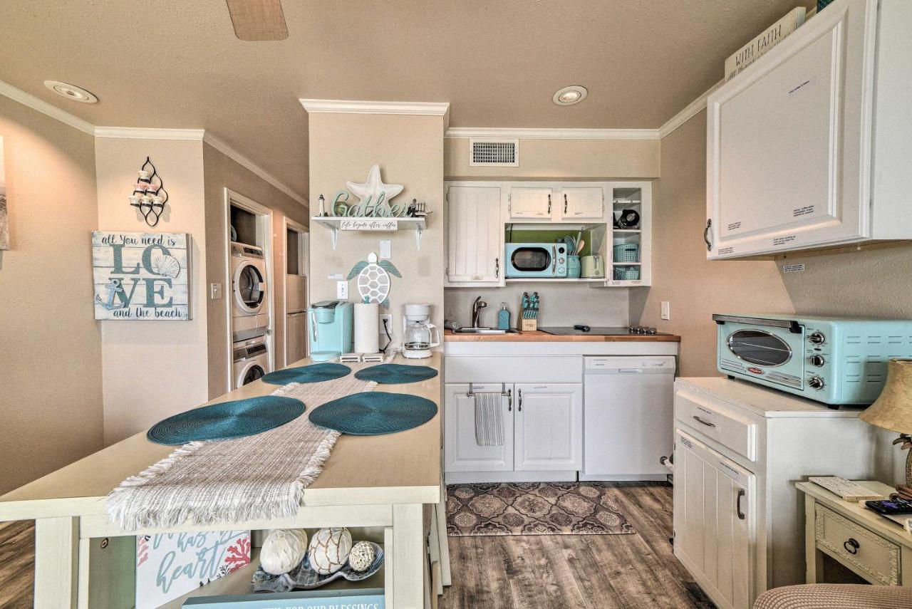 Updated Front Beach Condo With Resort Amenities! Корпус-Кристи Экстерьер фото